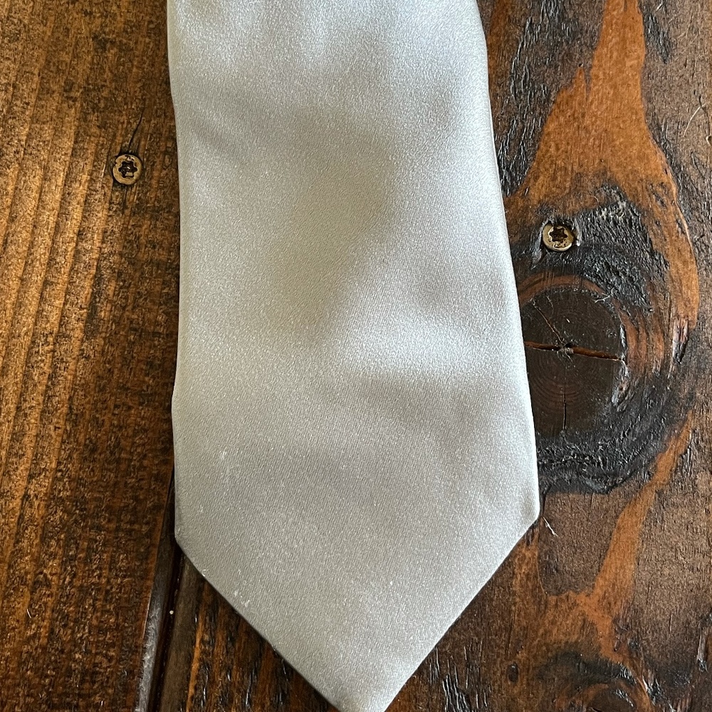 David Donahue Silver Silk Tie--NEW